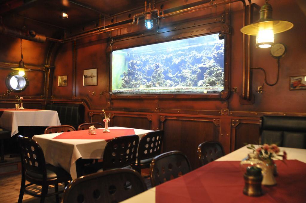 U-Nautic Restaurant & Pension Waren  Esterno foto